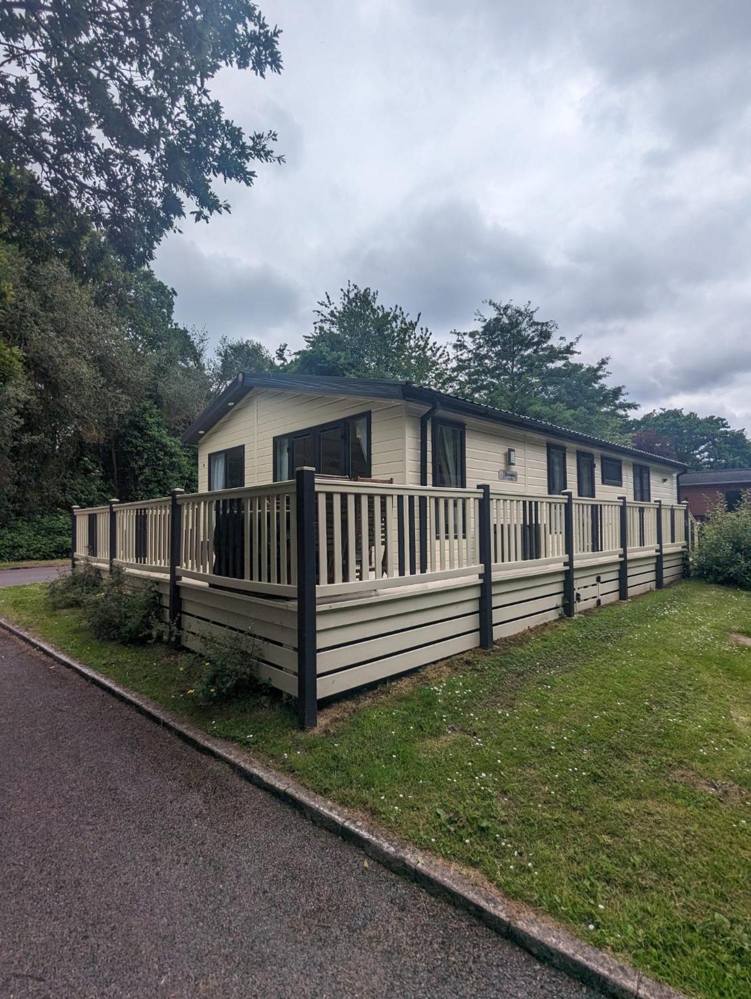 Luxury Stunning Sensation Lodge On 5 Star Shorefield Country Park New Forest Entertainment And Leisure Passes Included Milford on Sea Exterior photo